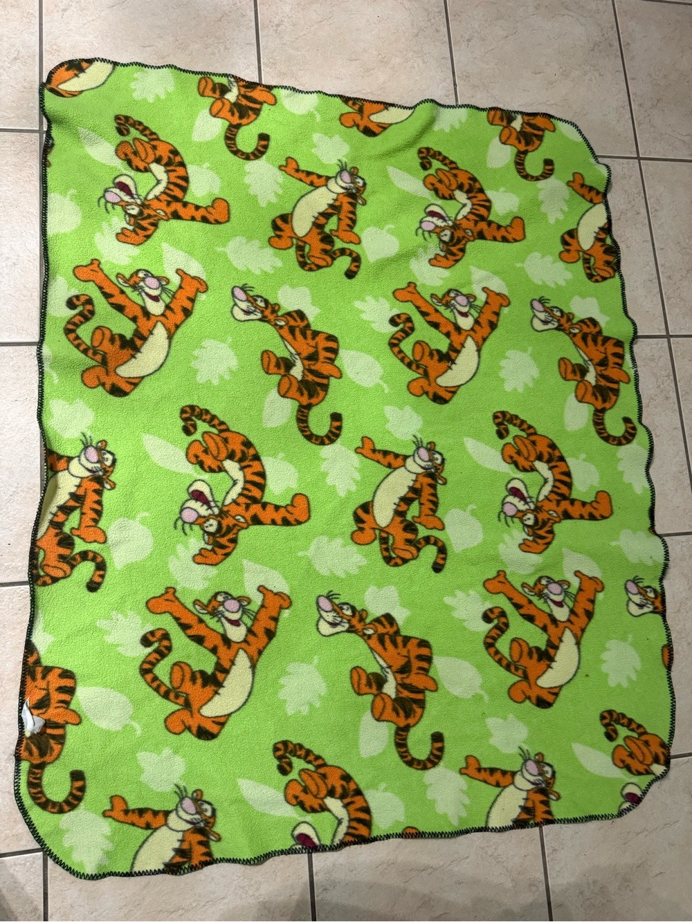 Kids Green Tigger-Print fleece Blanket